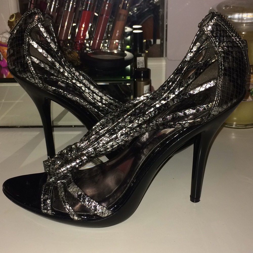 ‘Glint’ Carlos Santana Heels Black&Silver